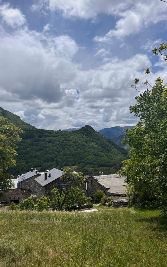 Apartamentos Turisticos: Tu Casa En Sahun Εξωτερικό φωτογραφία