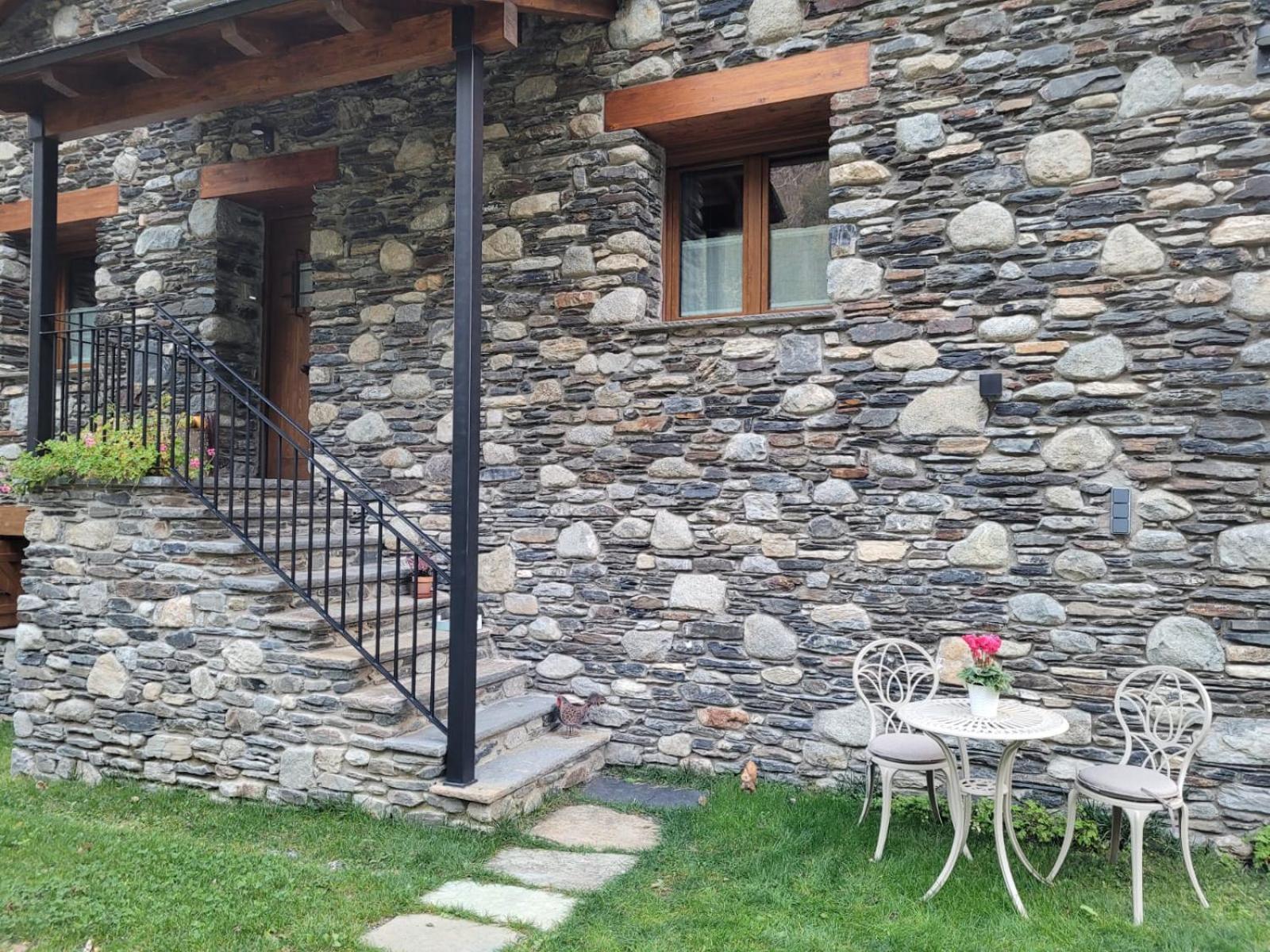 Apartamentos Turisticos: Tu Casa En Sahun Εξωτερικό φωτογραφία
